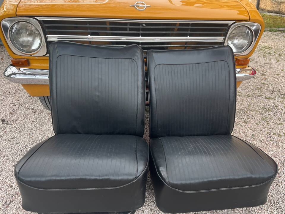 Bild 15/26 von Opel Kadett Caravan 1,1 (1973)