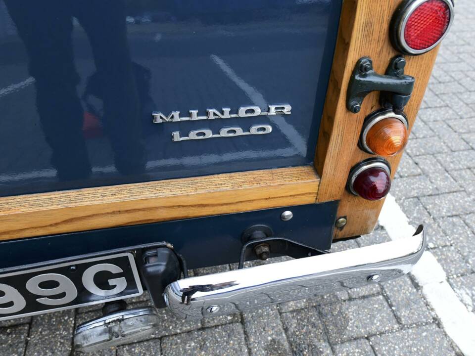 Image 24/50 of Morris Minor 1000 Traveller (1969)
