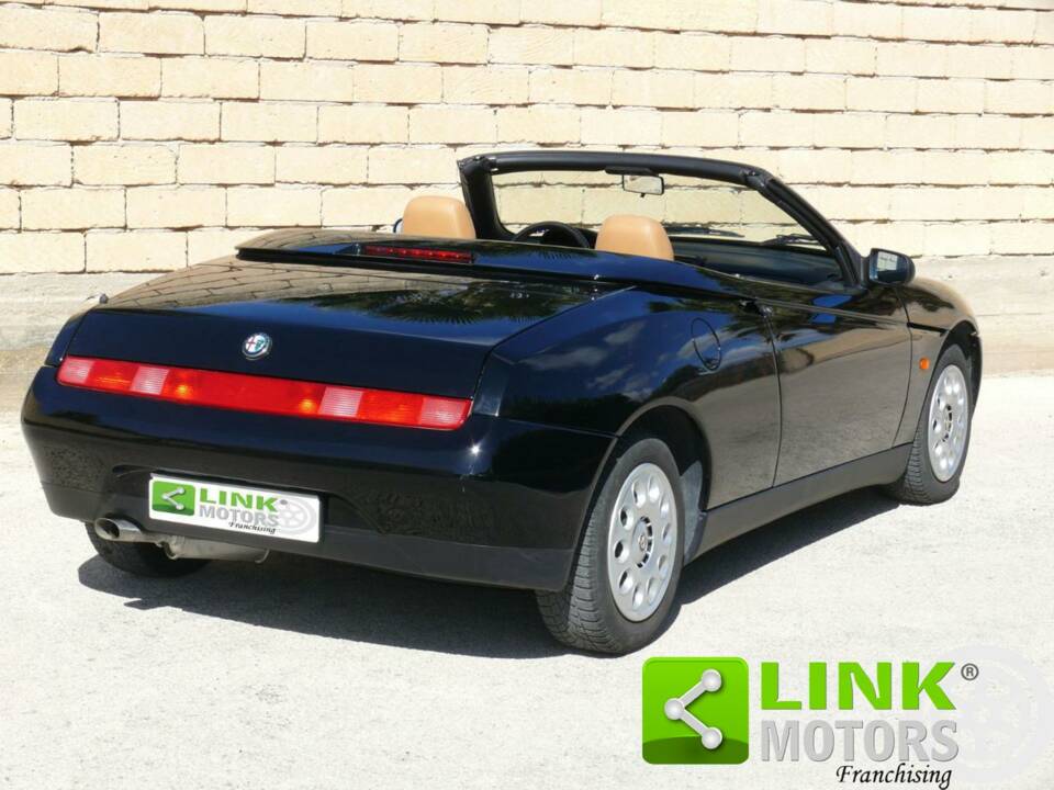 Bild 5/10 von Alfa Romeo Spider 2.0 Twin Spark 16V (1997)