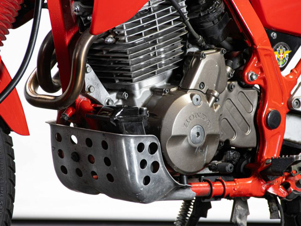 Image 50/50 de Honda NX 650 Dominator (1990)