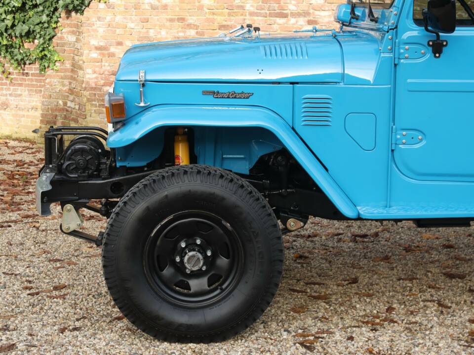 Bild 33/50 von Toyota Land Cruiser BJ 45 (1982)