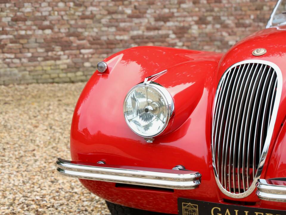 Image 21/50 of Jaguar XK 120 SE OTS (1954)