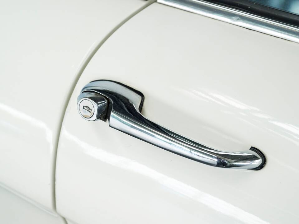 Image 22/50 of Alfa Romeo 1600 Spider Duetto (1966)