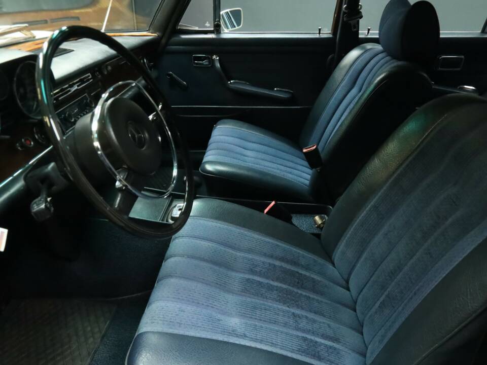 Bild 32/50 von Mercedes-Benz 280 SE (1970)