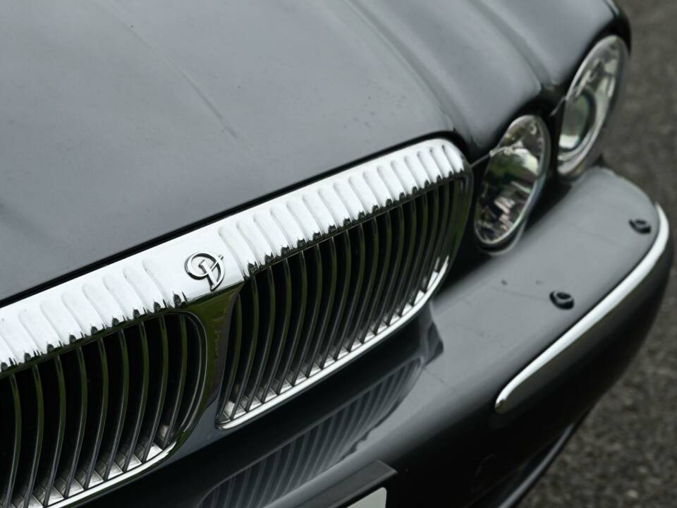Image 47/50 of Jaguar XJ 8 4.2 (2007)