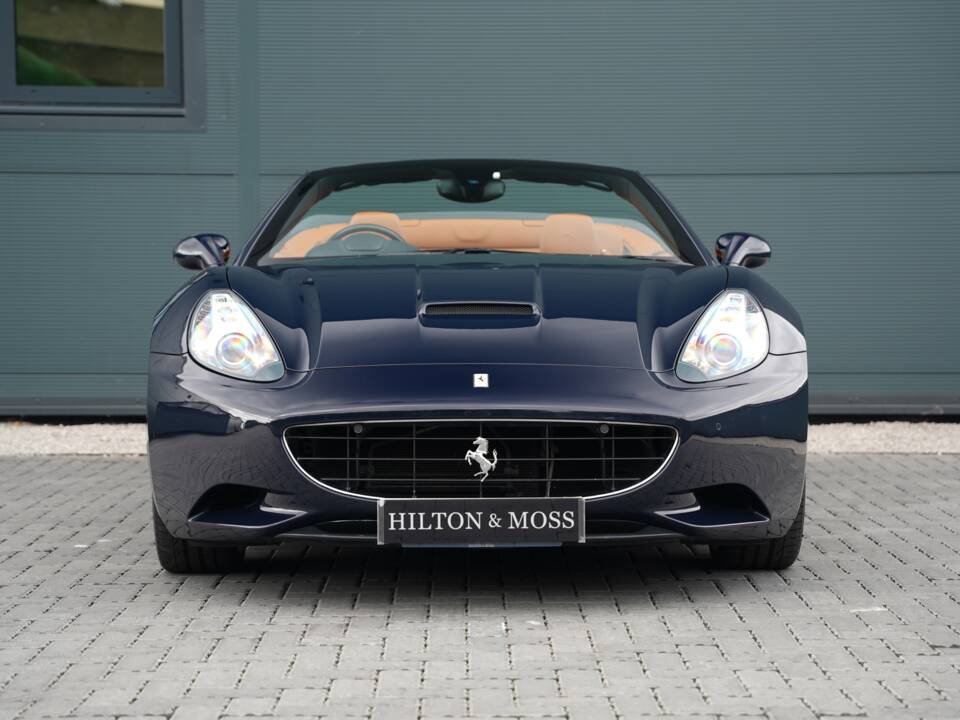 Image 7/50 de Ferrari California (2012)