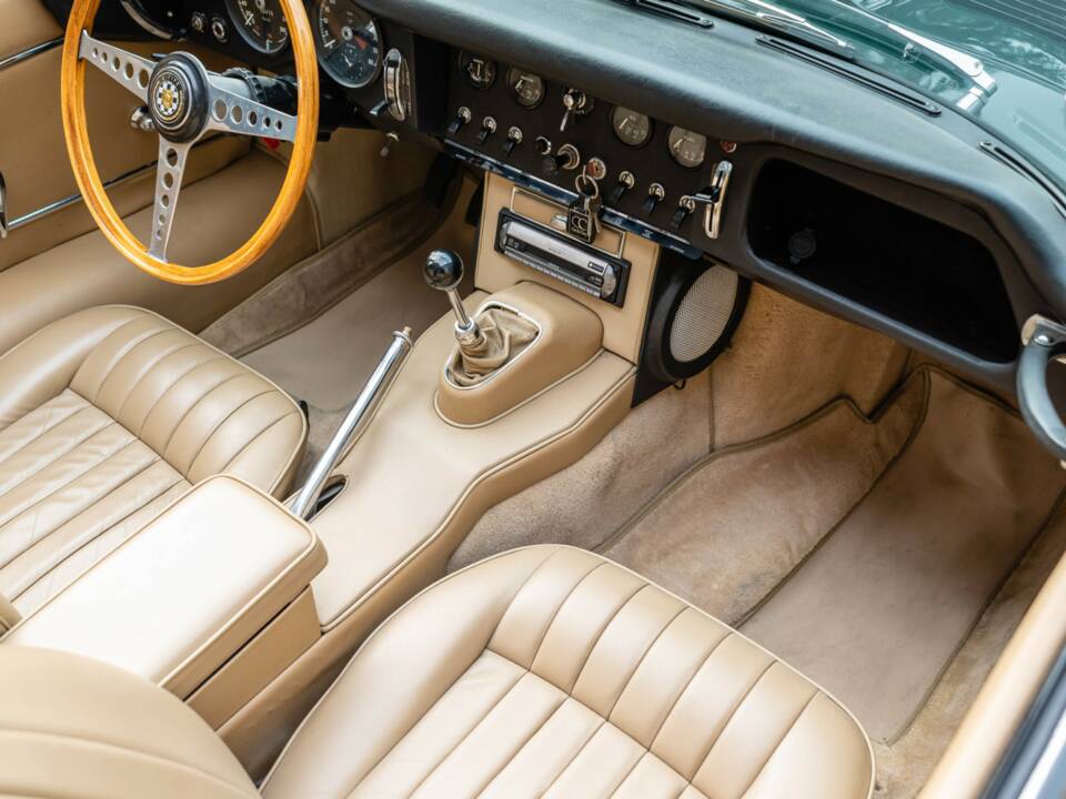 Imagen 11/19 de Jaguar E-Type 4.2 (1965)
