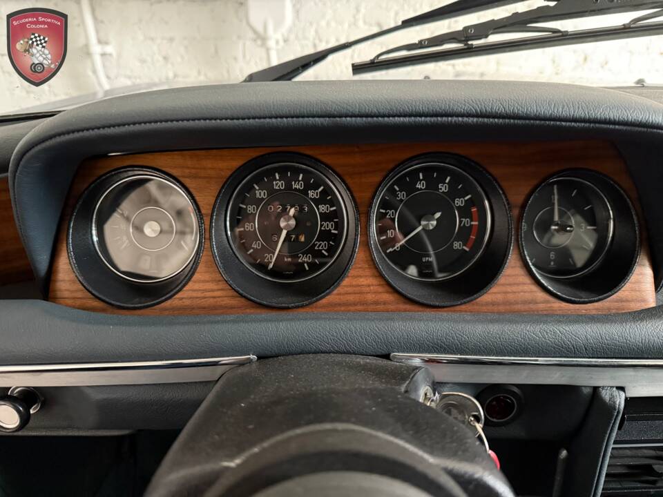 Image 18/71 de BMW 3.0 CSi (1972)