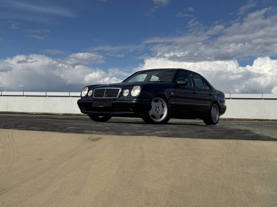 Bild 7/24 von Mercedes-Benz E 50 AMG (1997)