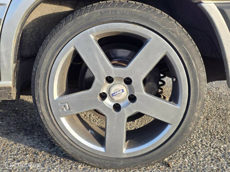 Bild 8/31 von Volvo 940 2.3i (1993)