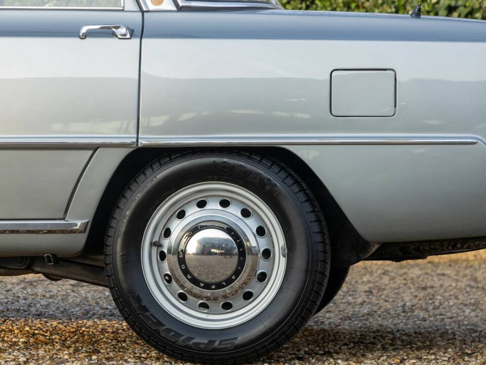 Afbeelding 25/50 van Alfa Romeo Giulia 1600 S (1968)