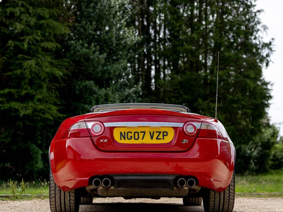 Image 27/50 of Jaguar XKR (2007)