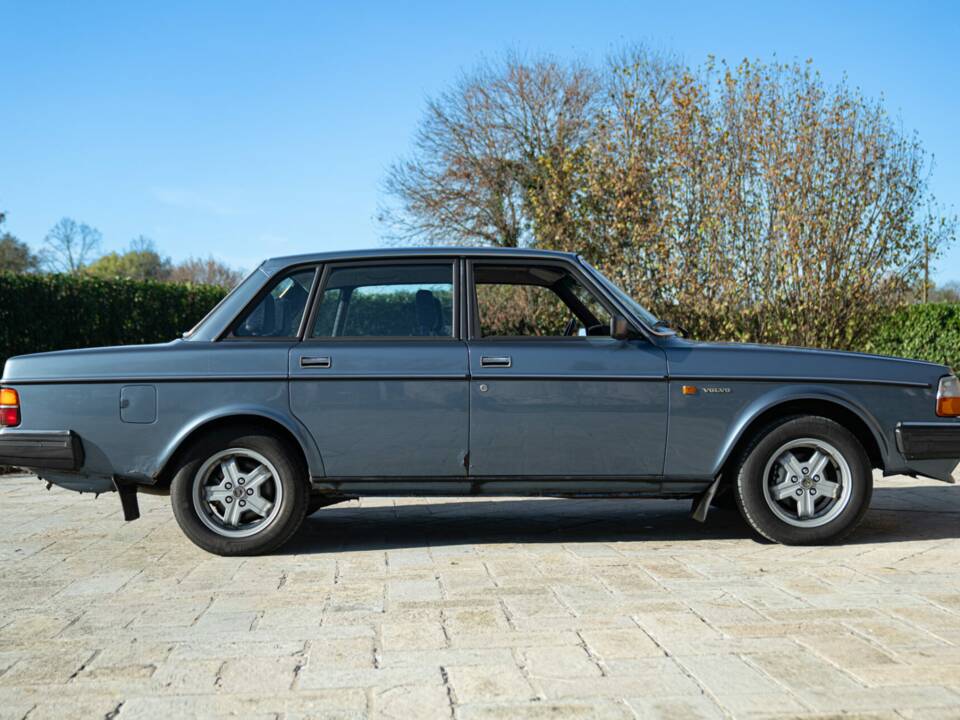 Obraz 4/50 pojazdu Volvo 244 GL D (1984)