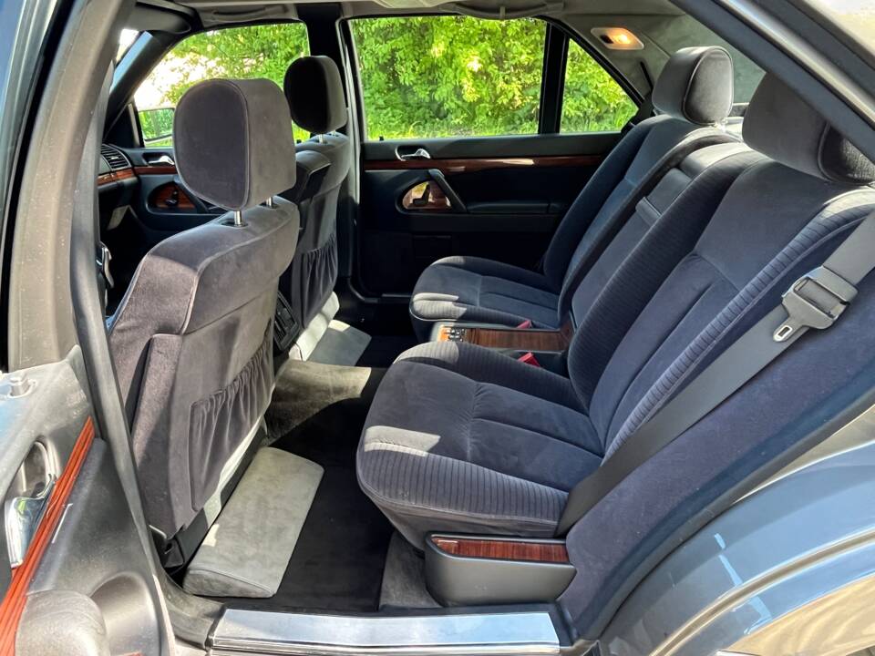 Image 23/44 of Mercedes-Benz 400 SEL (1992)