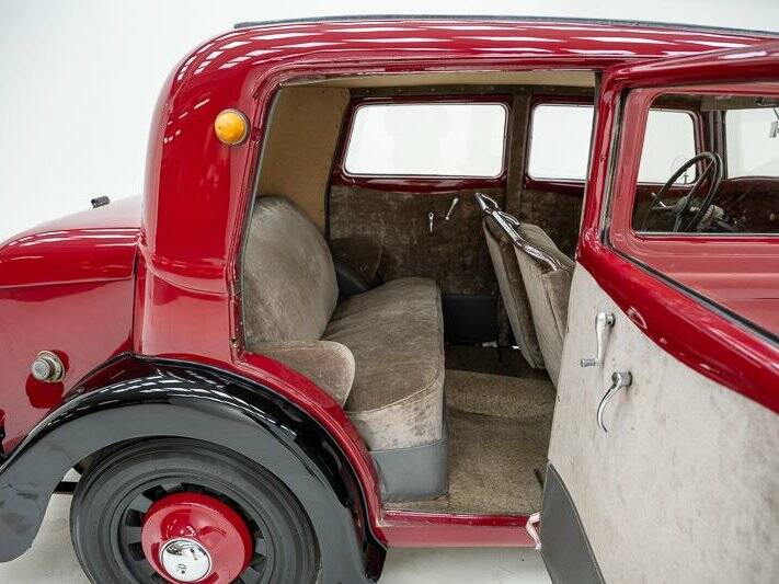 Imagen 3/6 de Berliet Dauphine 11 CV (1935)