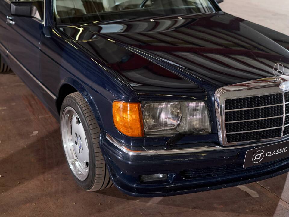 Bild 18/43 von Mercedes-Benz 380 SE (1984)