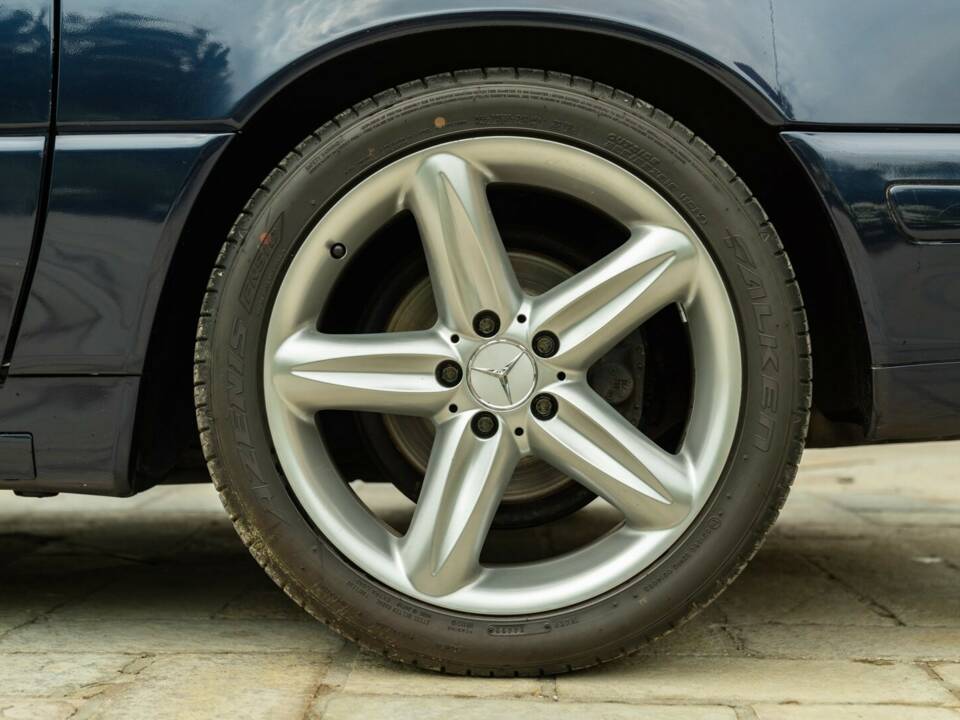 Image 18/50 de Mercedes-Benz SL 500 (1998)