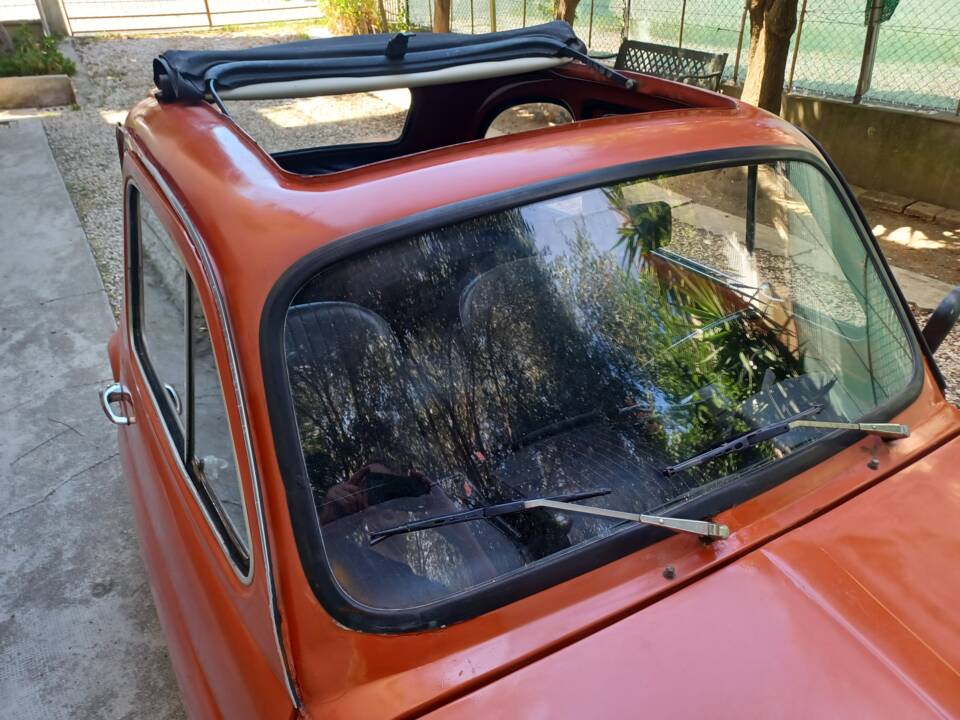 Image 17/56 of FIAT 500 L (1971)