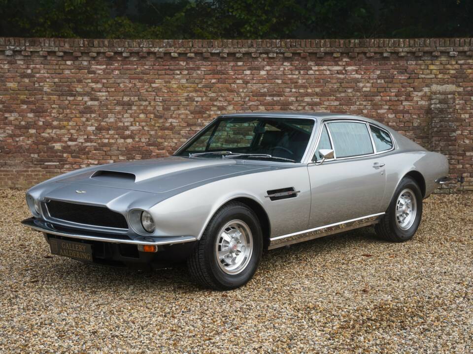 Afbeelding 50/50 van Aston Martin V8 (1974)