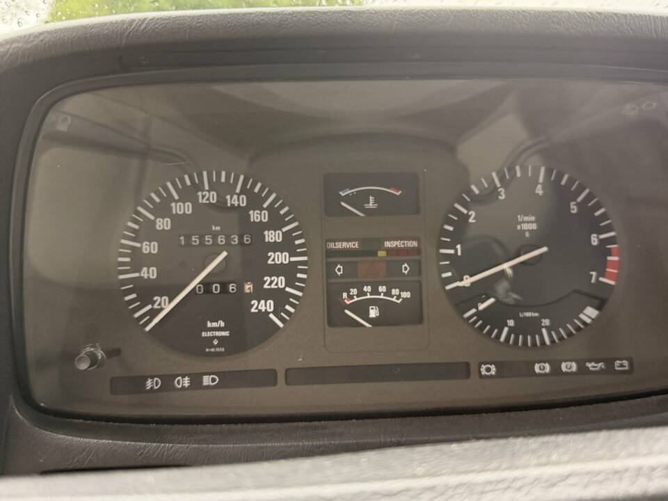 Bild 7/8 von BMW 728i (1983)