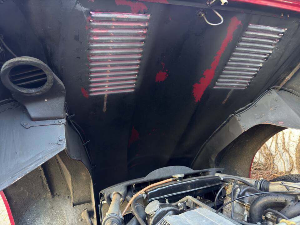 Bild 24/29 von Jaguar E-Type V12 (2+2) (1972)