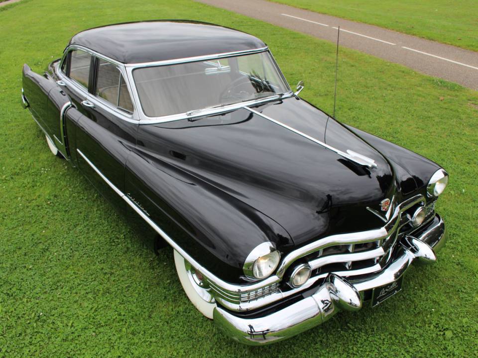 Image 7/23 of Cadillac 60 Special Fleetwood (1951)
