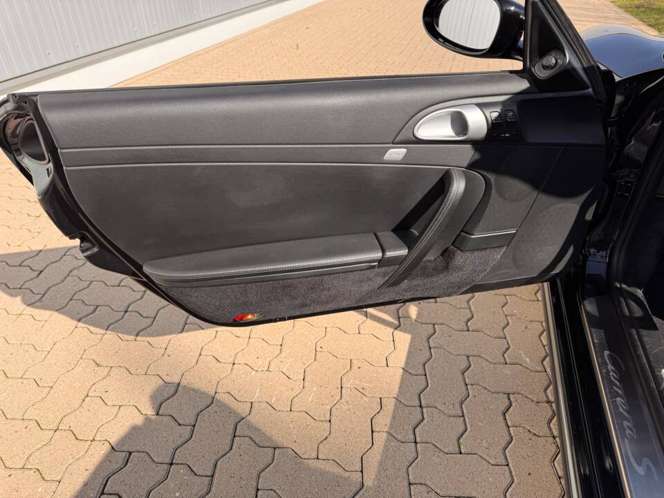 Bild 32/66 von Porsche 911 Carrera S (2006)