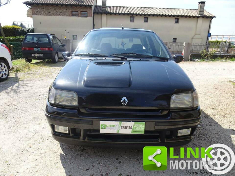 Afbeelding 2/10 van Renault Clio I 1.8 16V (1994)