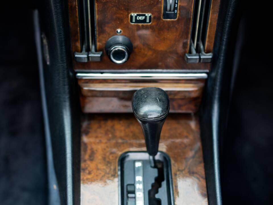 Afbeelding 20/27 van Mercedes-Benz 420 SL (1987)