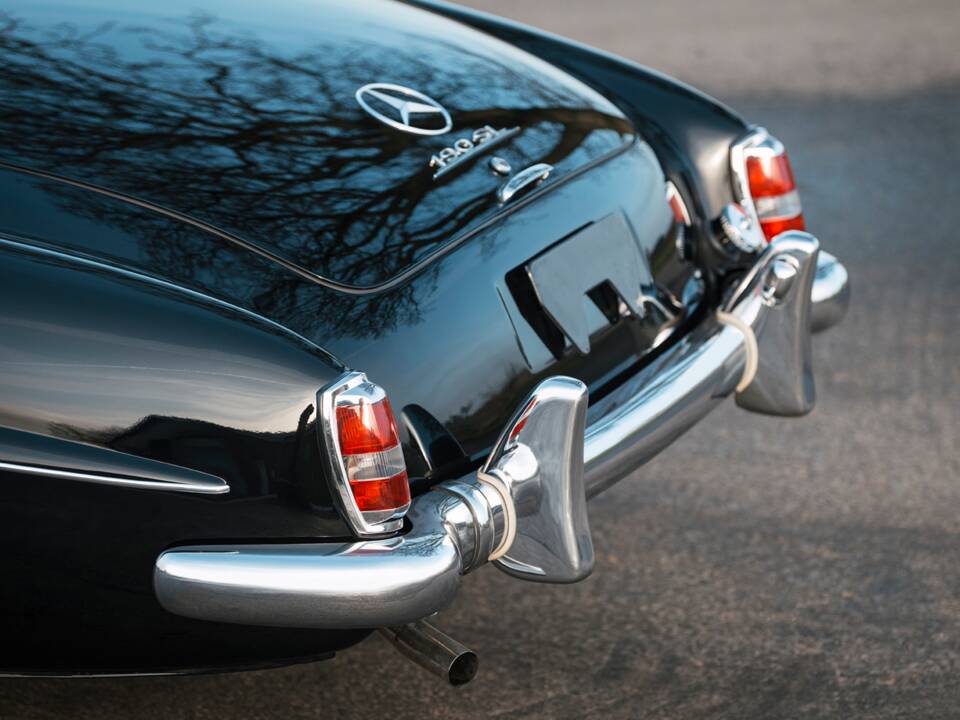 Image 15/22 of Mercedes-Benz 190 SL (1963)