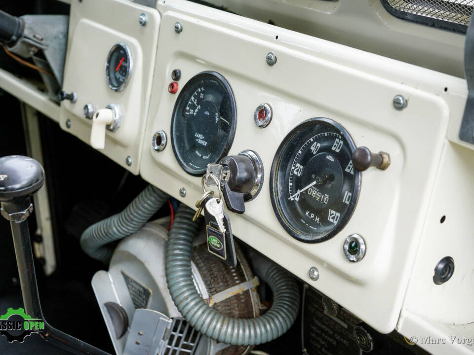 Image 6/55 of Land Rover 88 (1958)