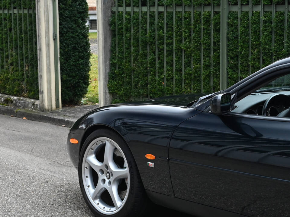 Bild 29/51 von Jaguar XKR (2003)