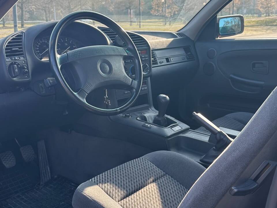 Bild 26/57 von BMW 320i (1993)