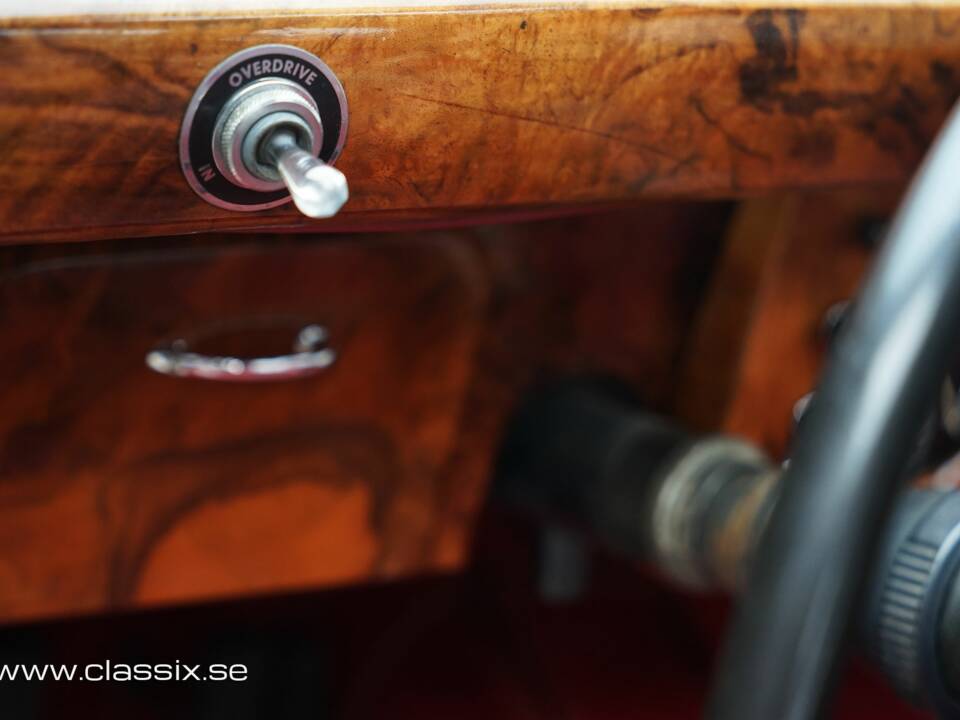 Image 15/25 of Jaguar Mk VIII (1958)