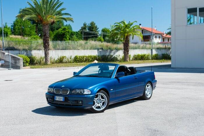 Image 2/5 de BMW 330Ci (2001)