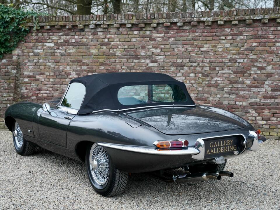 Immagine 8/50 di Jaguar E-Type 3.8 (1961)