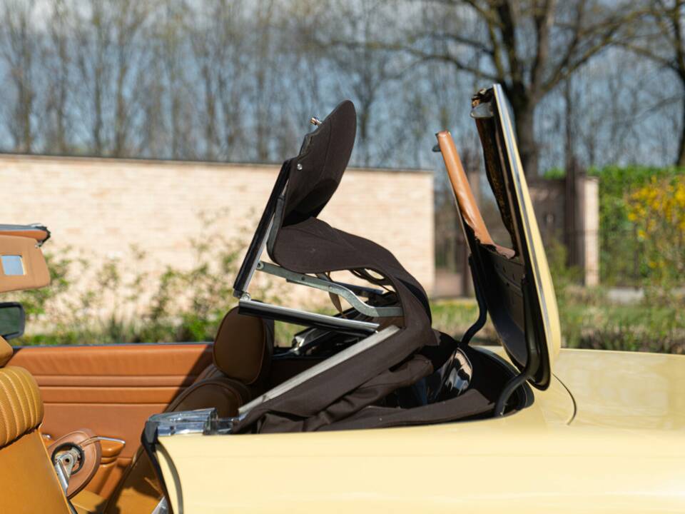 Obraz 25/50 pojazdu Mercedes-Benz 450 SL (1977)