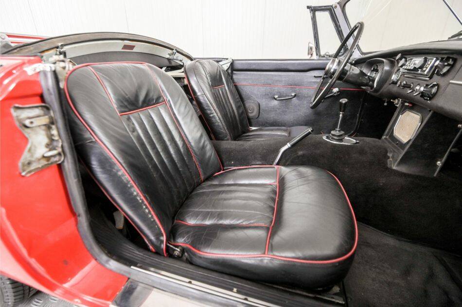 Imagen 58/82 de MG MGB (1967)