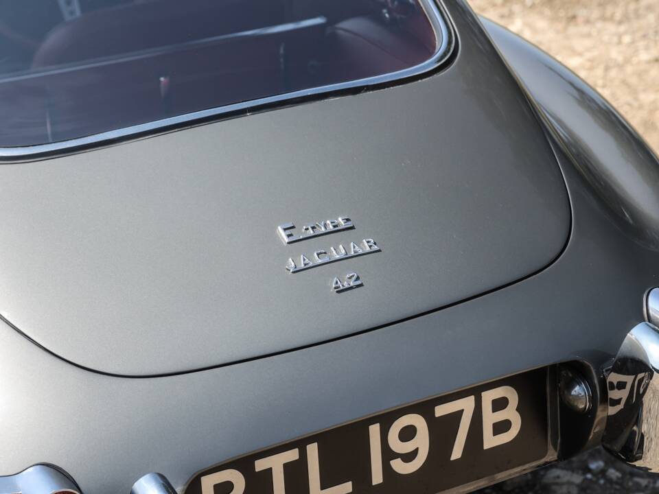 Image 15/44 de Jaguar Type E 4.2 (1964)