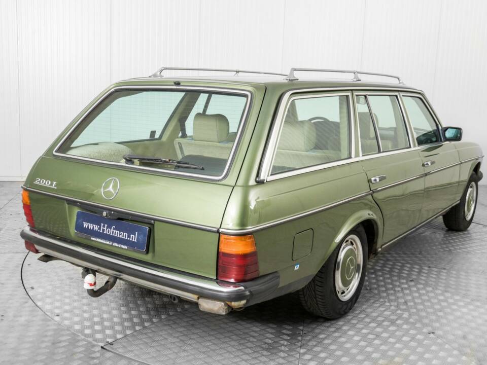 Afbeelding 27/50 van Mercedes-Benz 200 T (1982)