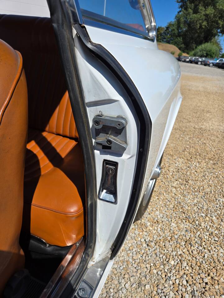 Image 28/84 of Alfa Romeo Giulia GT 1300 Junior (1968)