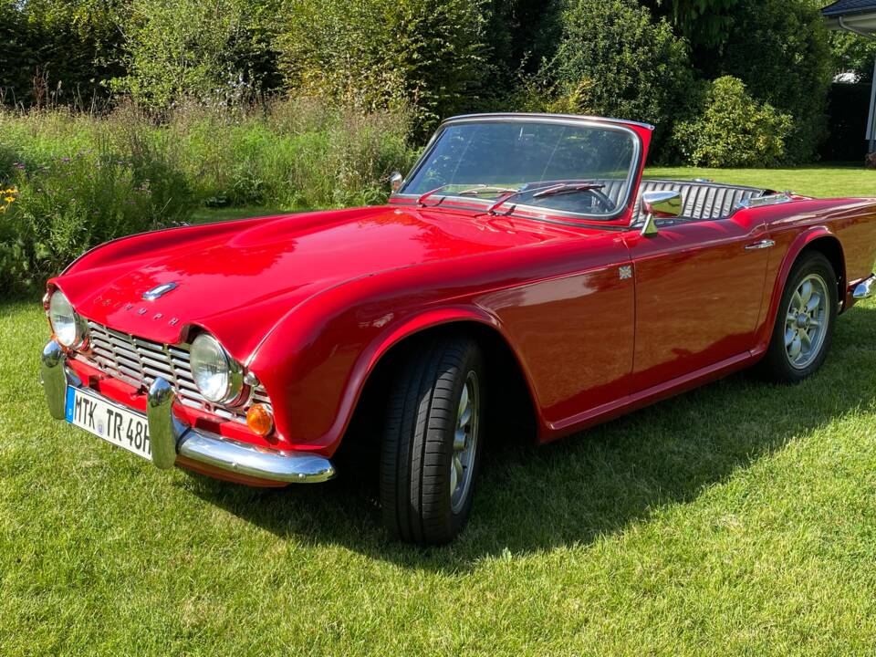 Image 7/10 of Triumph TR 4 (1964)