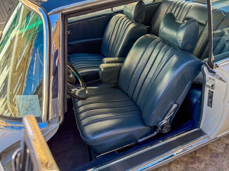 Bild 8/50 von Mercedes-Benz 280 SE 3,5 (1971)