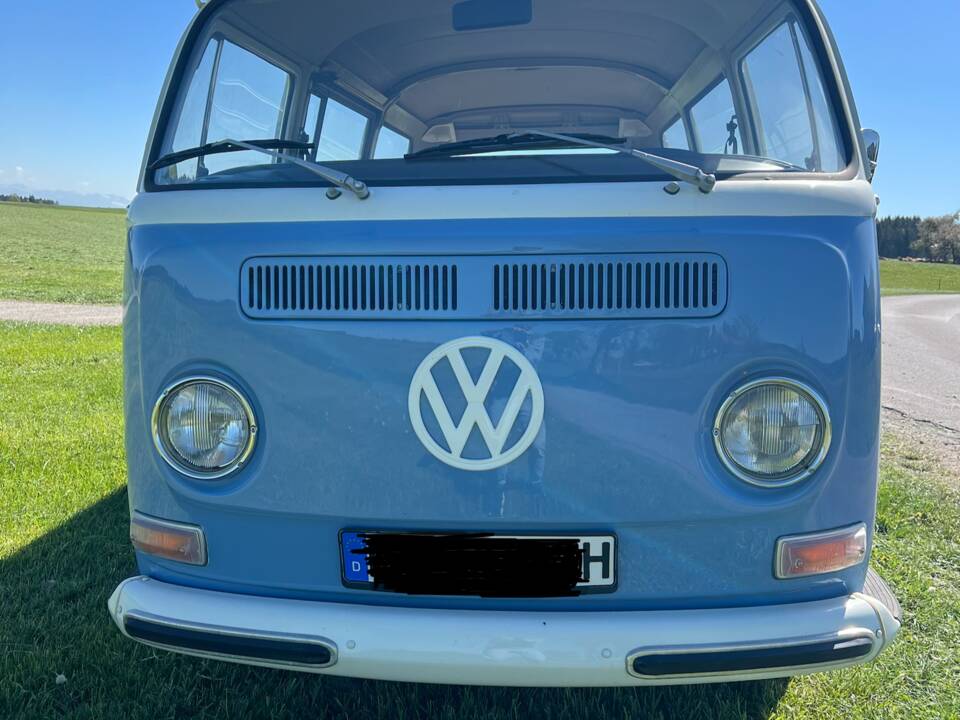 Image 2/8 of Volkswagen T2 a/b (1972)