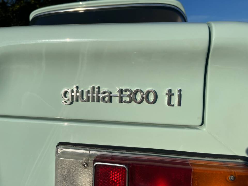 Image 31/73 of Alfa Romeo Giulia 1300 TI (1967)