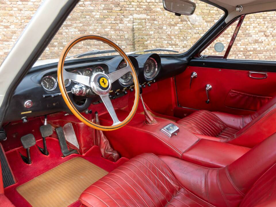 Bild 47/50 von Ferrari 250 GT/L Lusso (1964)
