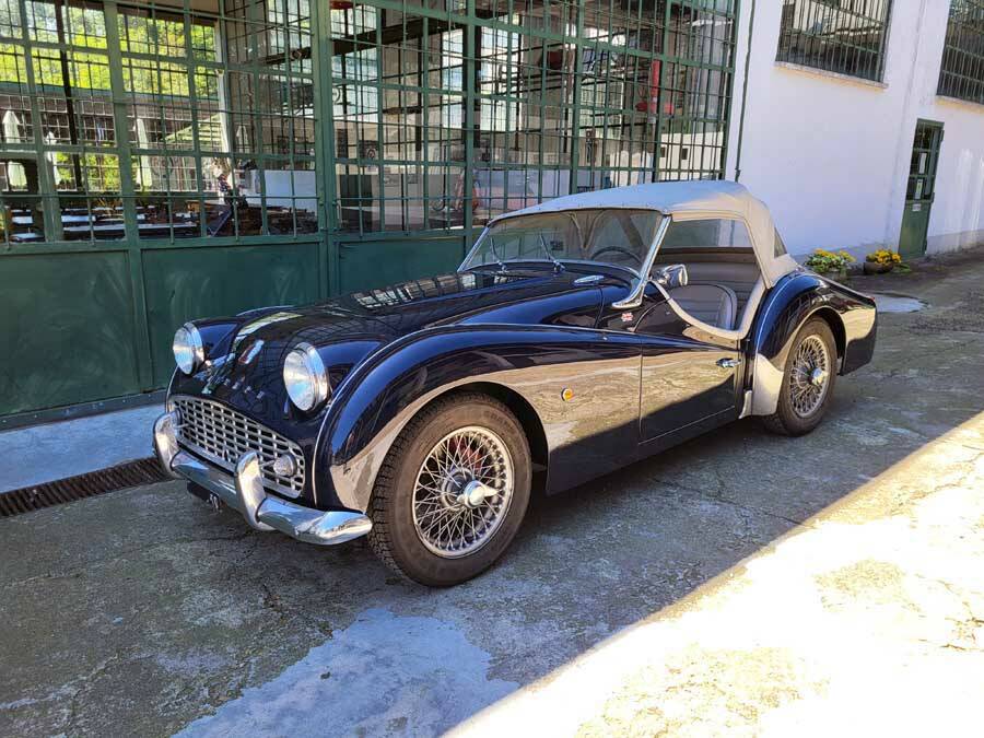 Image 7/38 of Triumph TR 3A (1959)