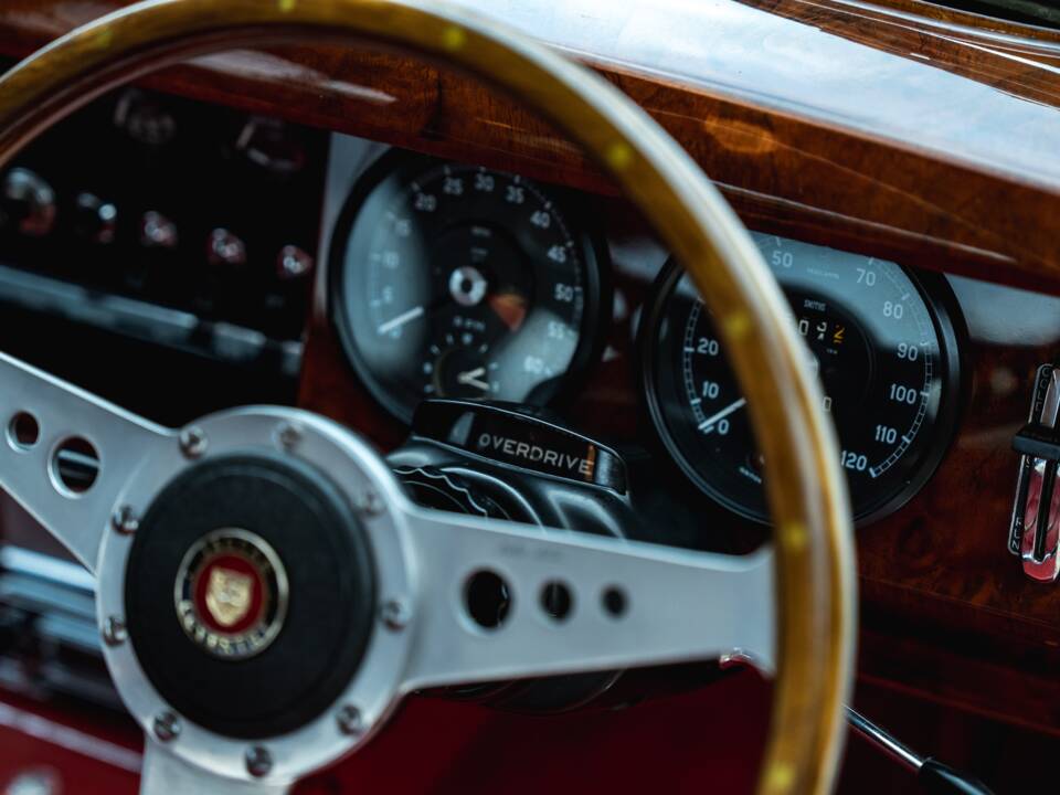 Bild 23/51 von Jaguar 240 (1968)