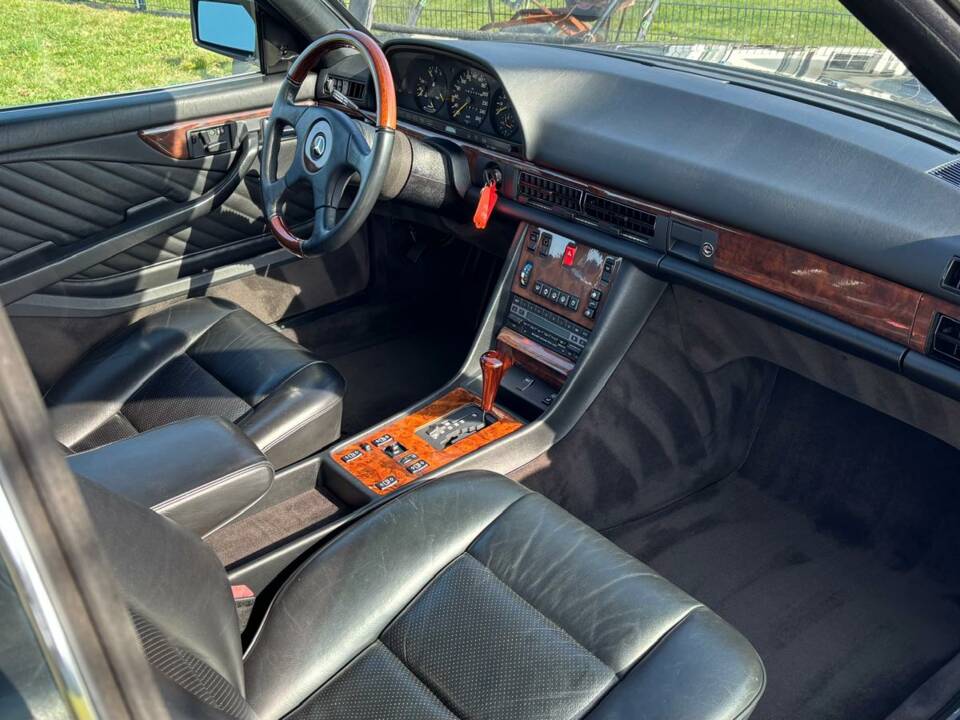 Bild 21/33 von Mercedes-Benz 560 SEC (1989)