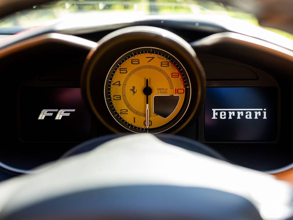 Bild 23/50 von Ferrari FF (2012)